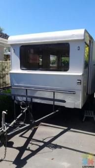 Dual axle trailer setup as a caravan