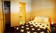 En-suite furnished room in Grey Lynn + car-park near CBD