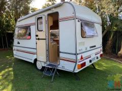 Caravan Compass 360 2 Berth 1992 Fully Self Contained New Warrat & Rego has all Amenities