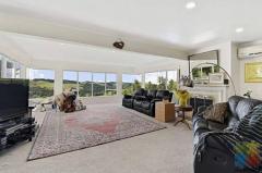 WAIWERA BEACH AUCKLAND TOP QUALITY THREE STORY LUXURY HOME ON 2.5 LANDSCAPED ACRES