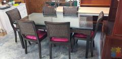 SELLING SOLID WOODEN LARGE QUALITY DINING SUITE