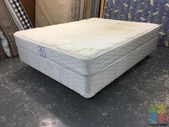 SELLING QUALITY QUEEN BED(