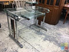 SELLING BEAUTIFUL DESIGN GLASS DESK WITH MANY OPTIONS(